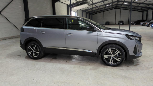 PEUGEOT 5008 1.5 BLUEHDI 130CV EAT8 7PL GT + PACK CITY 2